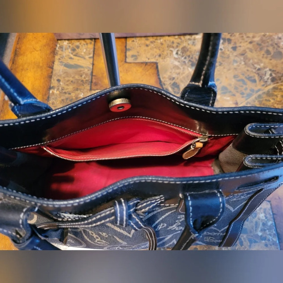 Dooney & Bourke 5 pieces - Picture 8 of 16